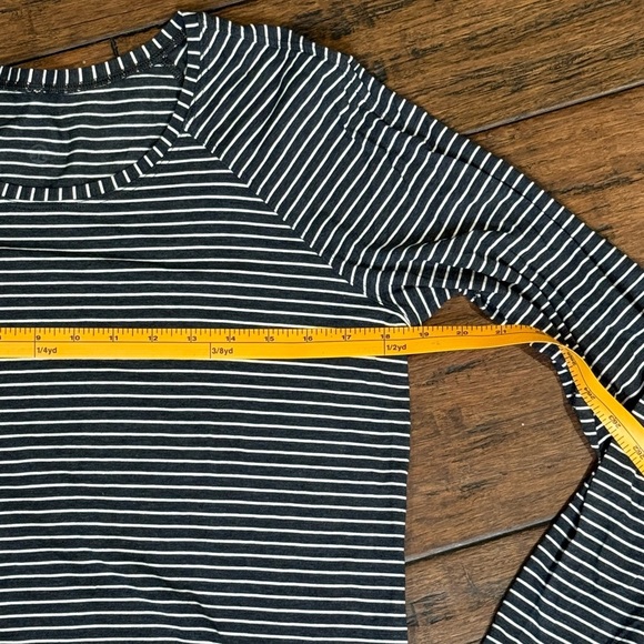 Lullulemon Love crew Long Sleeve T size 8 - Picture 3 of 6